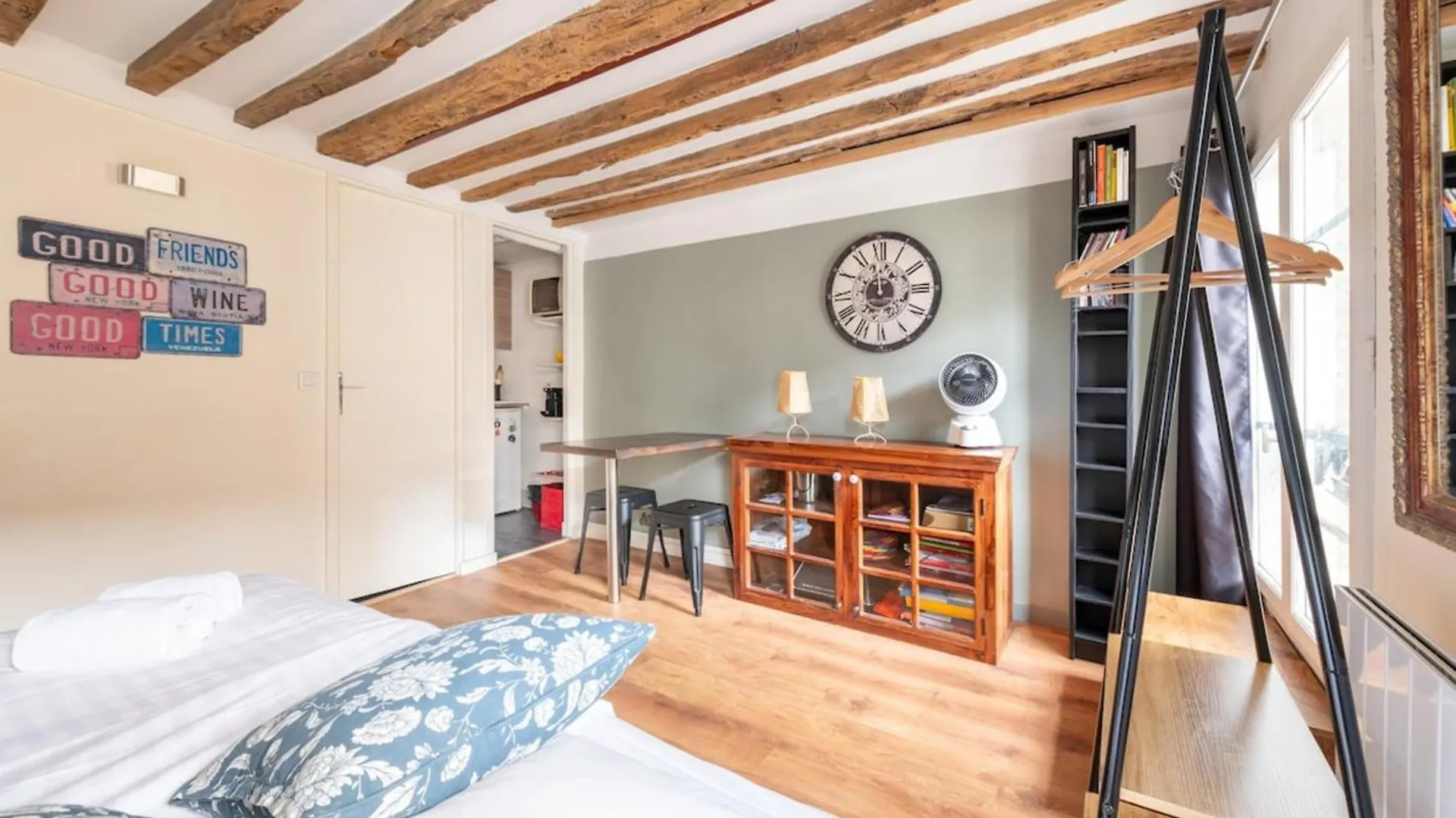 Central Parisian-style Studio Apart - Sentier Párizs